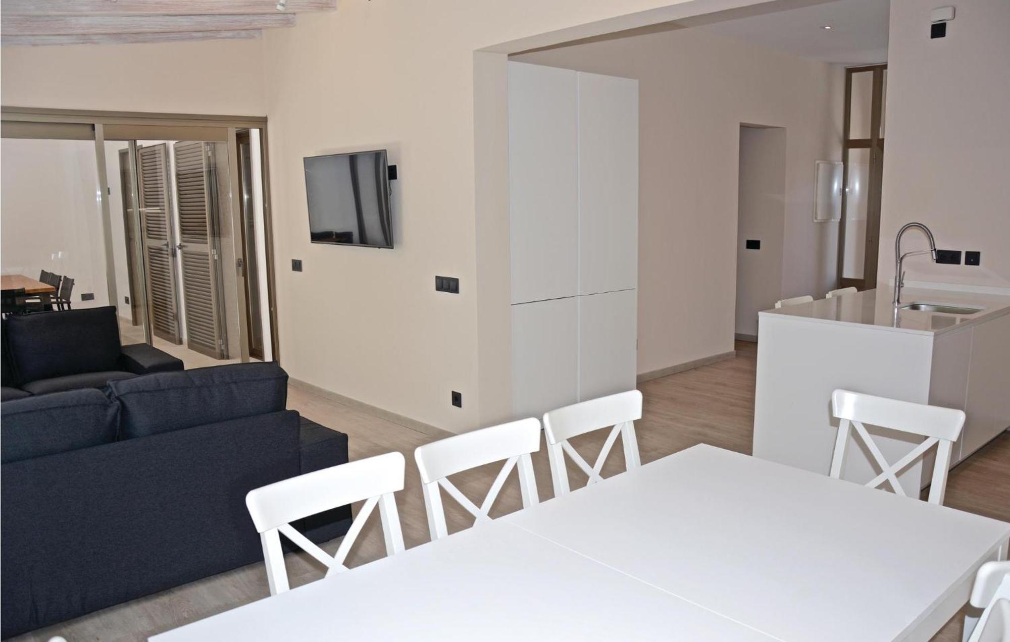 Сasa de vacaciones Four-bedroom In *